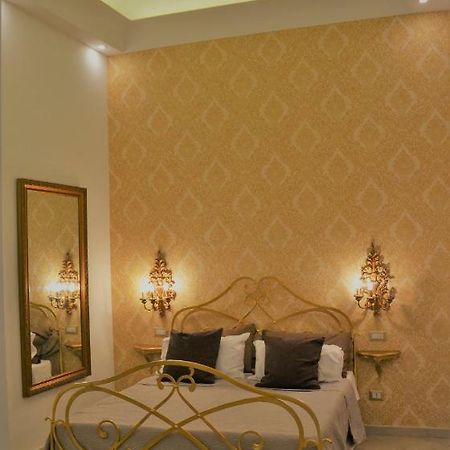 Domus Sanfelice Suite Наполи Екстериор снимка