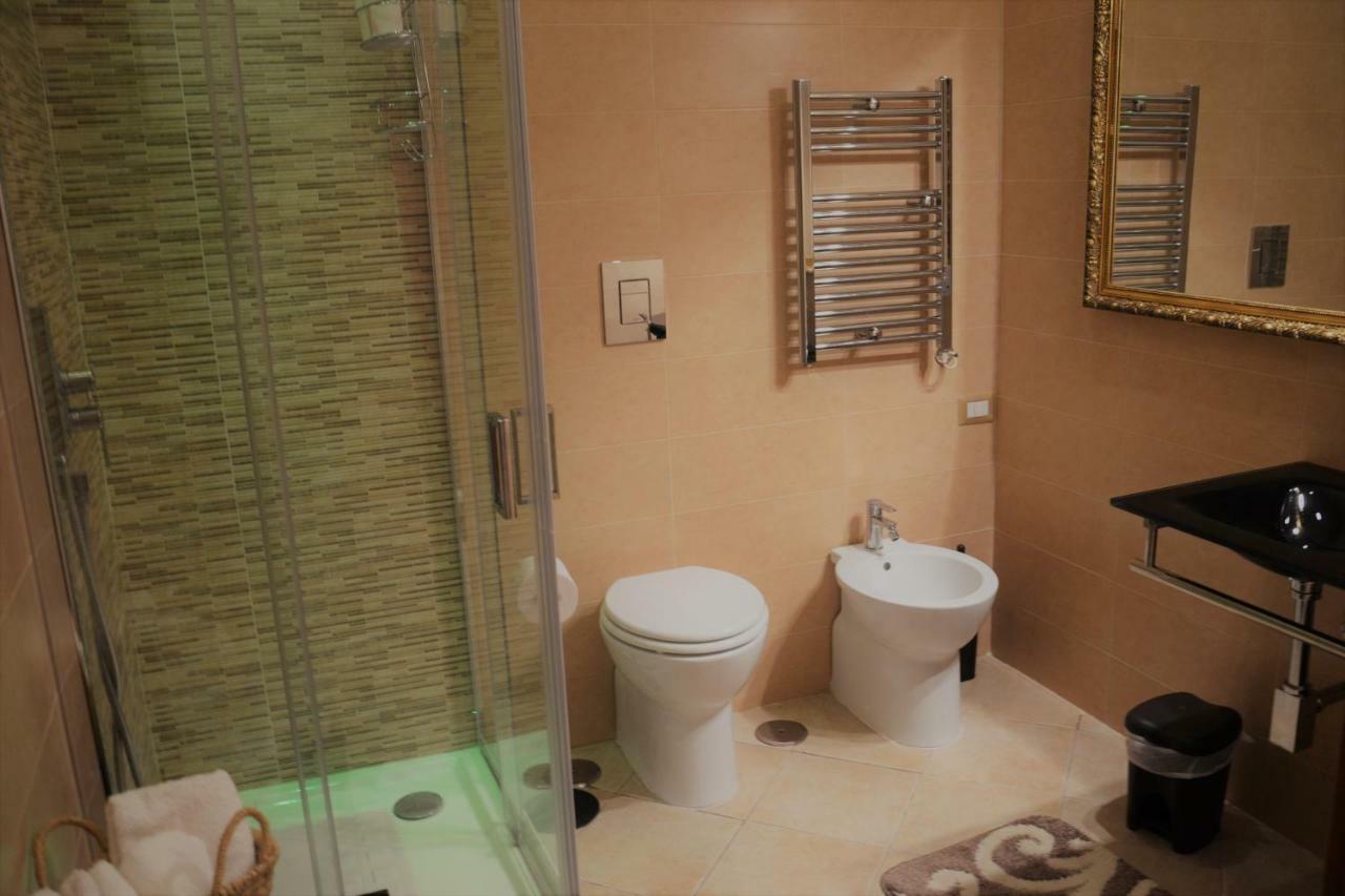 Domus Sanfelice Suite Наполи Екстериор снимка