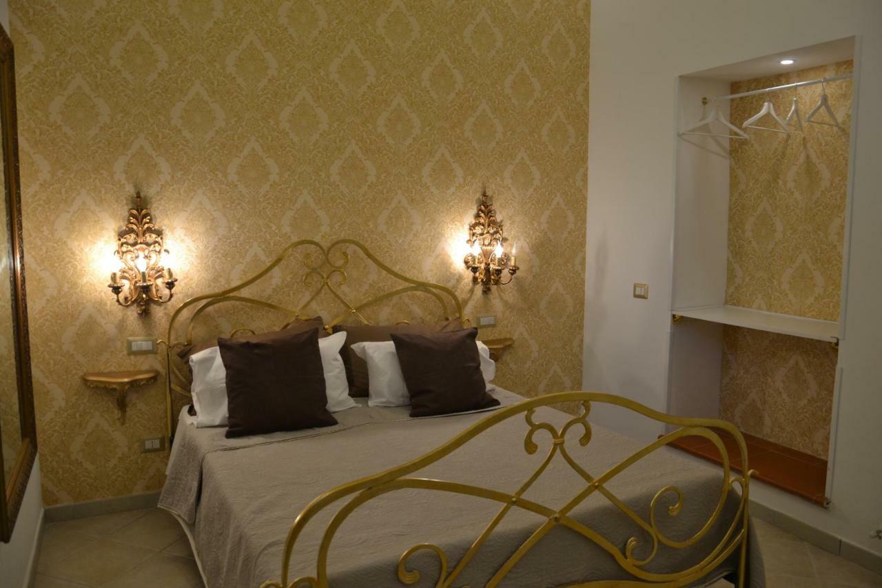 Domus Sanfelice Suite Наполи Екстериор снимка
