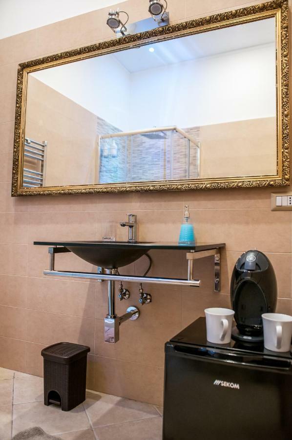 Domus Sanfelice Suite Наполи Екстериор снимка