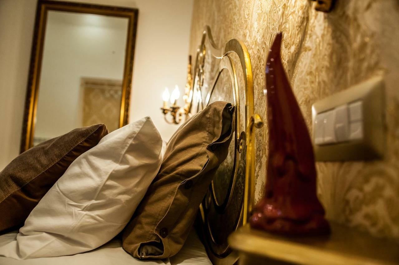 Domus Sanfelice Suite Наполи Екстериор снимка