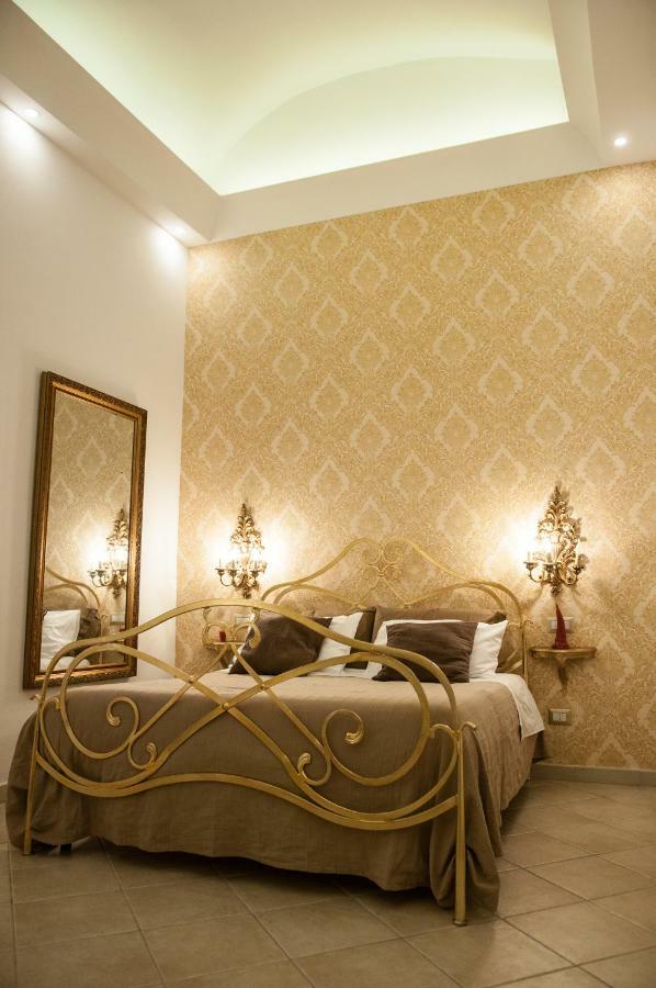 Domus Sanfelice Suite Наполи Екстериор снимка